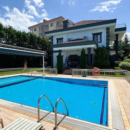 Heaven White Palace * Bostanci